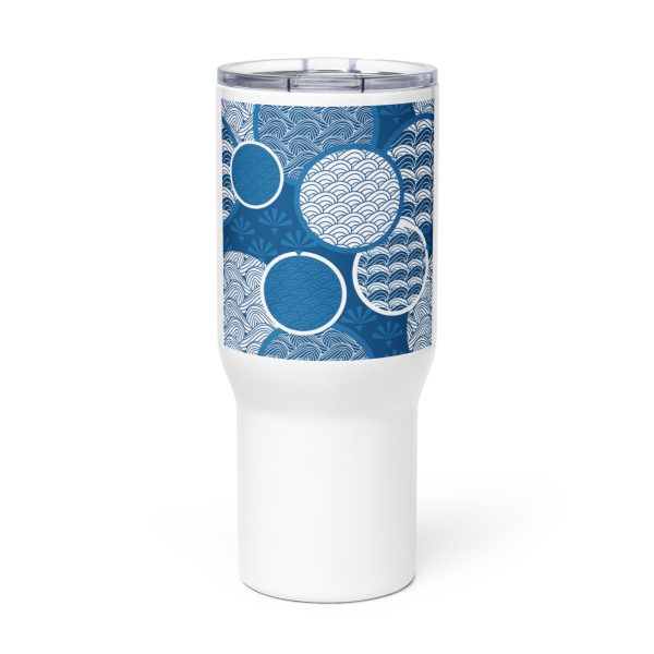 Travel mug with a handle